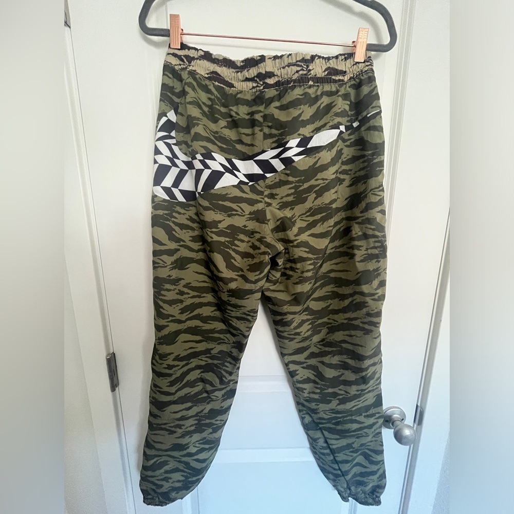 Nike AOP Big Swoosh Wind Breakers